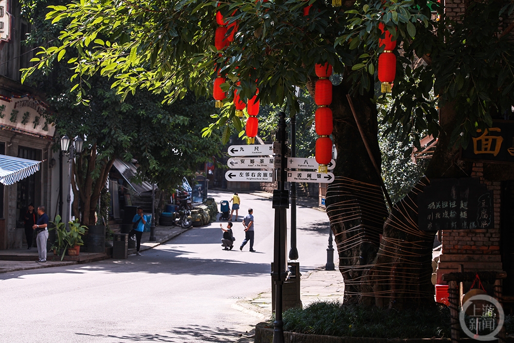 《回到过去 打卡重庆两江影视城》组照六 谭昌藩 摄